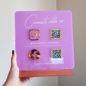 Benutzerdefiniertes Business QR-Code Acrylschild: Salon Social Media Display