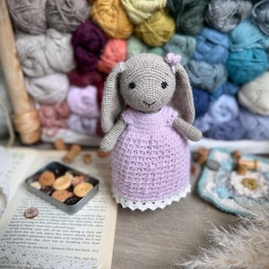 Patrón de proyecto de juguete de crochet amigurumi de conejo estilo cabaña
