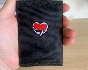 Portafoglio “Heart Antifa”