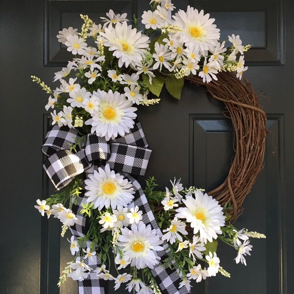 Daisy Wreath with Buffalo Check Ribbon, Spring or Summer Wreath, Farmhouse Wreath, Gerber Daisies, White Daisies, Large Front Door Wreath