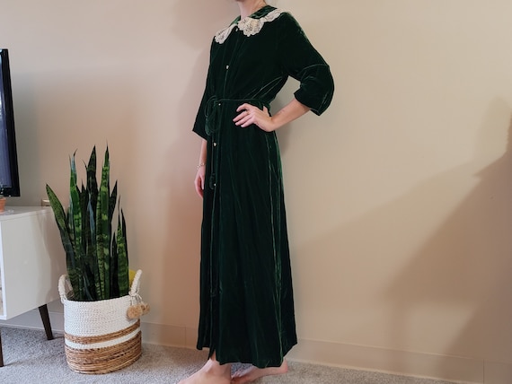 Green Velvet Lounging Robe Smoking Robe by Marilyn