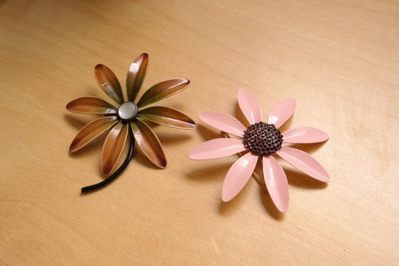 Retro Flower Brooch Large Pink Brown Floral Metal
