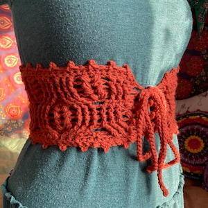 Oogst korsetriem ~ RTS ~ Boho hippie tailleriem, Cottagecore korsetriem, gehaakte tailleriem, tuinheks korset, Meadowcore korsetriem