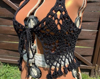 Ręcznie robiona na szydełku kamizelka z kwiatowym wzorem: moda boho cotton festival
