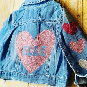 Giacca di jeans personalizzata per bambine con nome / Giacca di jeans personalizzata per bambine / Giacca con toppa a cuore per neonati / Regalo per neonati