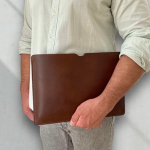 Sacoche en cuir de haute qualité pour tablettes et ordinateurs portables, personnalisable, pour divers iPads et MacBooks ainsi que pour d'autres tablettes et ordinateurs portables