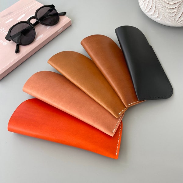 Leather eyewear case for different types of glasses in many colors, customizable