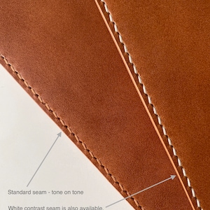 E-reader and tablet leather sleeve in cognac brown, available for Kindle, Tolino, Kobo and PocketBook devices and for smaller tablets imagem 6