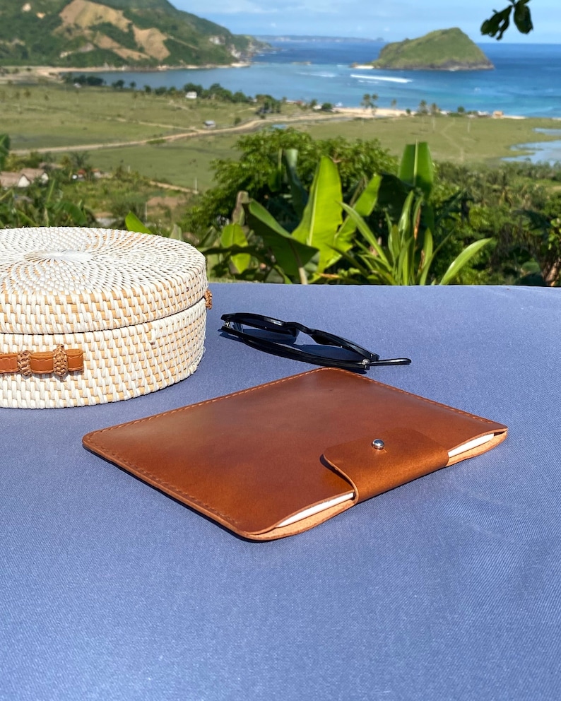 E-Reader und Tablet-Tasche aus Leder in cognacbraun für Kindle, Tolino, Kobo, PocketBook und Onyx Boox Geräte sowie für kleinere Tablets Bild 6