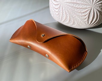 Solid, sturdy glasses case made of high-quality leather in cognac brown, customizable with initials or names, great gift