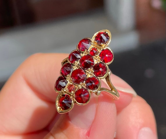 Victorian Ellis Bros. 18k Bohemian Garnet Ring - image 1