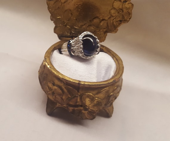 Gorgeous 5Ct Sapphire & Diamond Ring - image 4