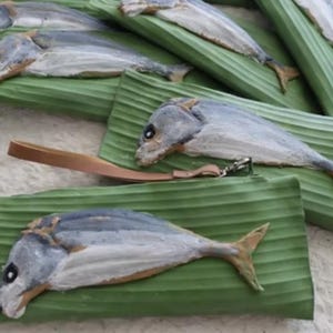 Monedero de hoja pequeña de caballa, Caucho, Regalo de cumpleaños, Regalo de aniversario, Navidad, Bolso de verano, Bolso divertido