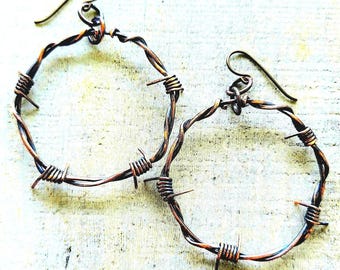 Pendientes de aro con alambre de púas, pendientes colgantes envueltos en alambre, joyería artesanal de cobre, pendientes llamativos de estilo bohemio, regalo rústico hecho a mano para mujer.