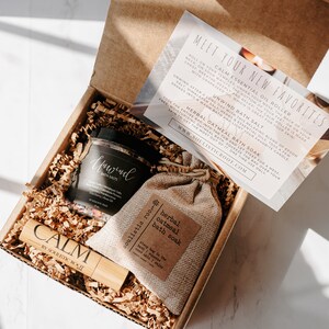 Relaxing Bath Gift Set for Women, Mothers Day Spa Gifts, Relaxing Mother's Day Gift Sets, Self Care Products for Women, Mothers Day Gift Set image 2