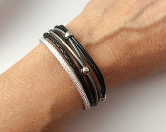 Pulsera de piel Nappa negra y plateada para mujer