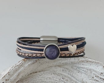 Leather bracelet with cabochon and heart blue beige