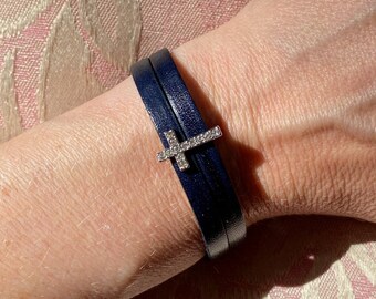 Leather bracelet with glitter cross navy confirmation