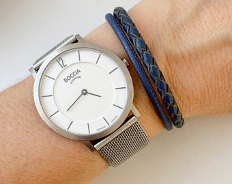 Pulsera trenzada de piel napa azul oscuro