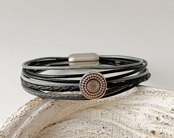 Bracelet leather with small element black grey