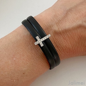 Bracelet Leather with Glitter Cross Black Confirmation