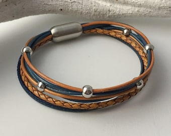 Nappa leather bracelet, navy cognac with pearls