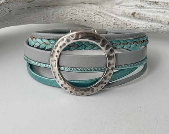 Leather bracelet with open disc mint green gray