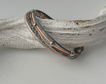 Leather bracelet gray beige with stainless steel beads