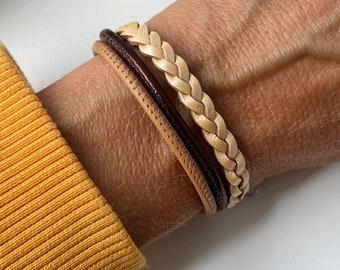 pulsera sencilla de cuero beige-marrón