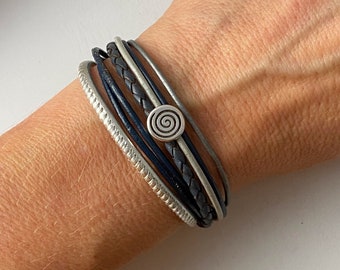 Armband Leder mit Spirale blau silber grau