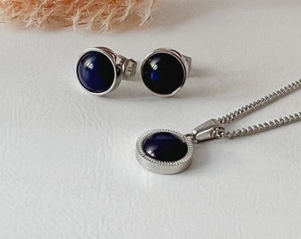 Jewelry set fine chain and ear studs with cabochon pendant dark blue stainless steel