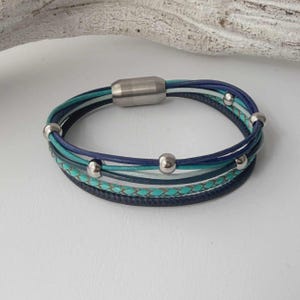 Women's turquoise blue Nappa leather bracelet with pearls