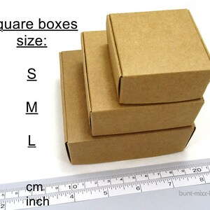 Faltschachtel aus Kraftkarton natur-beige-braun. Die Schachtel Größe M, hat einen Deckel. Wird flach geliefert, einfacher Aufbau durch Falzung. Als Geschenkbox, Gastgeschenk, Adventskalender Schachtel. DIY Material BuntMixxDIY