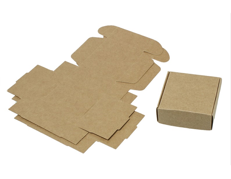 Faltschachtel aus Kraftkarton natur-beige-braun. Die Schachtel Größe M, hat einen Deckel. Wird flach geliefert, einfacher Aufbau durch Falzung. Als Geschenkbox, Gastgeschenk, Adventskalender Schachtel. DIY Material BuntMixxDIY