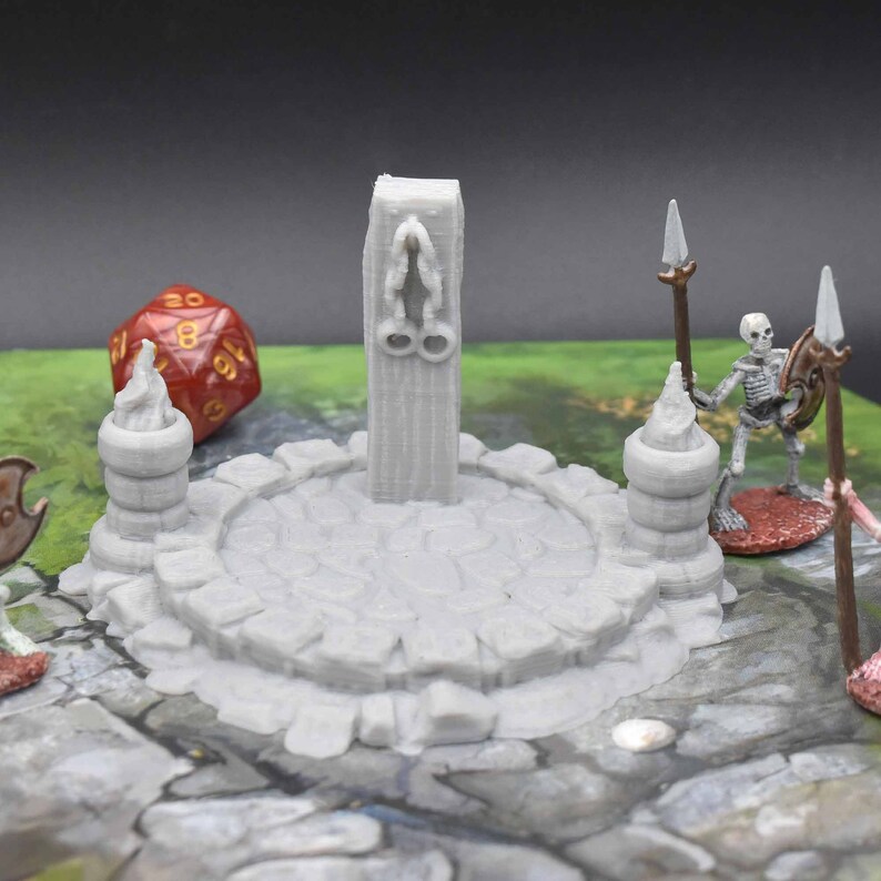 2 Fire Pit and Post Sacrificial Altar for Dungeons and Dragons 28mm Scatter Gaming Terrain Dungeon Terrain Lost Dragons