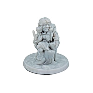 Gnome Female Rogue Miniature 3D Printed Resin Miniature for TTRPG miniature | Miniature wargames | Fantasy Minis D&D Miniatures