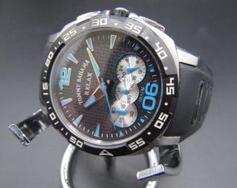 Vintage Beautiful Tommy Bahama Relax RLX1066 A126 Chronograph Watch with Rare Radiant Blue Hour Markers in Great Working Condition!!!