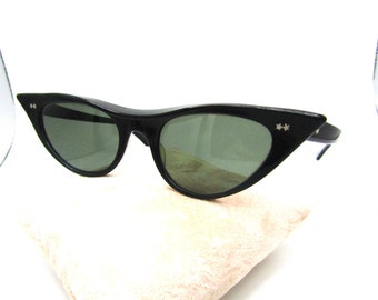 Beautiful Vintage Ultra Rare Shuron Continental A802B Stars Pin Up Cat Eye Sunglasses in Great Condition!!!