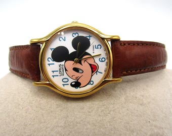 Vintage Rare Lorus by Seiko Disney Mickey Mouse "Winking" V534-6A20 Animated Quartz Watch in Excellent Cosmetic and Working Condition!!!