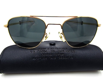 Vintage Ultra Rare Welsh Mfg. Co. Aviator 1/10 12K Gold Filled Bayonet Sunglasses with Original Welsh Case both in Excellent Condition!!!!