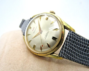 Vintage Mid Century Stainless Steel Waltham White Circle Vintage Mid Century Stainless Steel Waltham White Circle