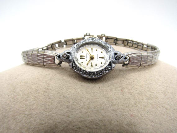 Vintage Beautiful Waltham Ladies Cocktail X12 Genuine Diamond