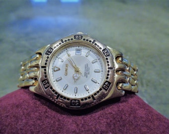 Beautiful Vintage High Quality Ladies Geneve 18K Gold Plated Dive Watch w/ 2057 Movement and Screw Down Crown in Great Working Condition!!!