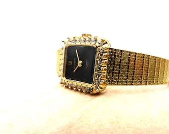 Vintage Beautiful De Cesare Caliber / Movement Ronda 4113 Ladies 17 Jewel Made in Italy Watch in Great Cosmetic and Working Condition!!