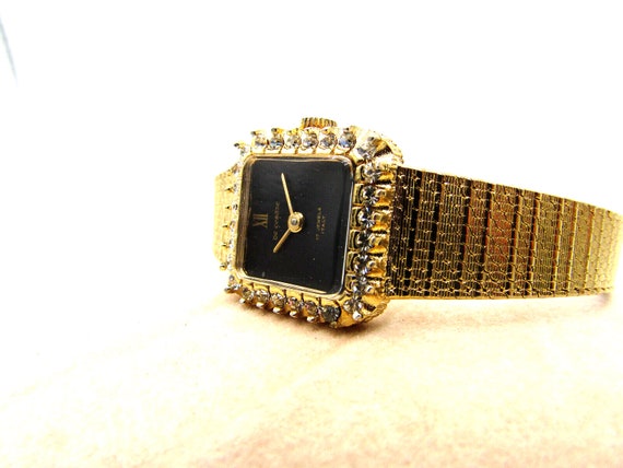 Vintage Beautiful De Cesare Caliber / Movement Ronda 4113  display picture 2