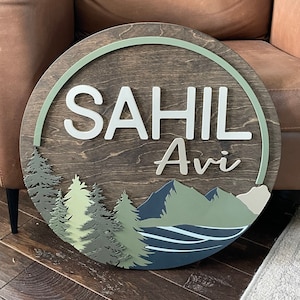 Letrero de madera con nombre de montaña de bosque de 24" / Letrero redondo de 24" / Guardería / Oso / Bosque / Regalo de baby shower / Bebé / Niño / Decoración de habitación de niños