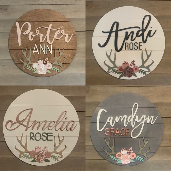 Signo de nombre de bebé de madera personalizado / signo redondo / floral /  shiplap / rosa / arte de la