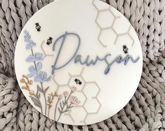 Floral Wood Name Sign: Custom Nursery Decor with Bees & Honeycomb
