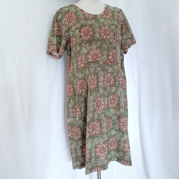 1950s Volup Homemade Dress in Rayon mix. Floral. … - image 2