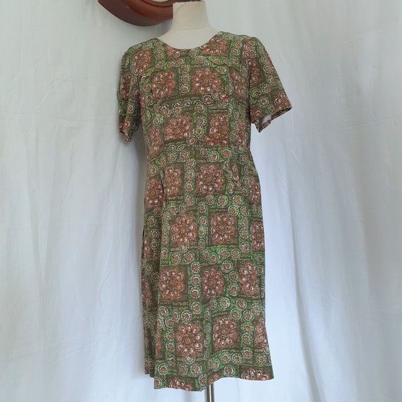 1950s Volup Homemade Dress in Rayon mix. Floral. … - image 3